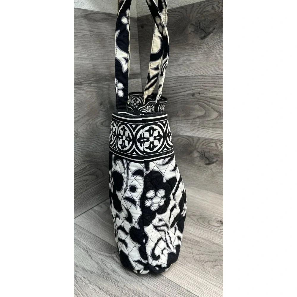 White With Black Floral Handbag By Vera Bradley With Wristlet Cosmetic Bag